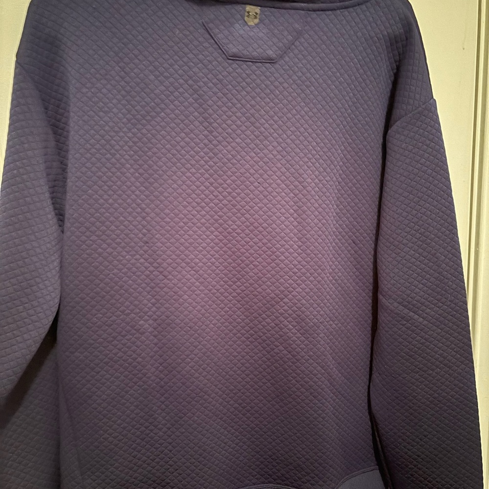 Under Armour Navy Blue Quilted Sweatshirt womens size medium